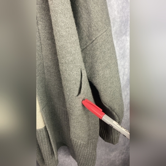 Club‎ Monaco Cashmere blend women Grey sweater cardigan Size XS oversized. - Picture 6 of 12
